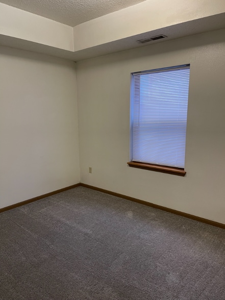 Building Photo - 307 E College St