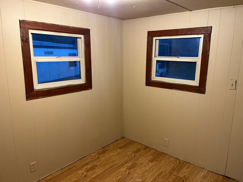 Building Photo - 1130 MT-135