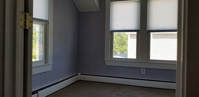 Building Photo - 301 New Britain Rd