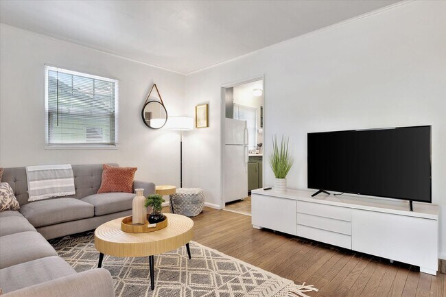 Building Photo - 303 Hessel Blvd