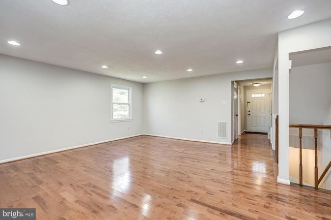 Building Photo - 8231 Goldstream Ct