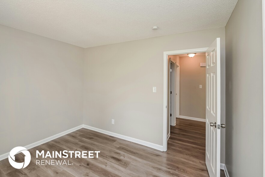 Building Photo - 14930 Rothwell Dr