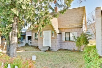 Building Photo - Two Bedroom Home in Downtown Odell