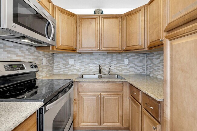 Building Photo - 2970 NE 16th Ave