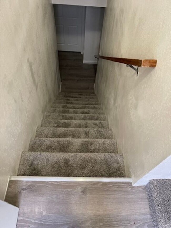 Building Photo - 4 Bedroom Duplex