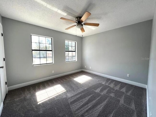 Building Photo - 453 Hemlock St