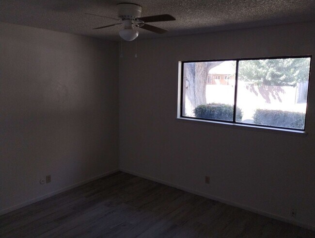 Building Photo - Two Bedroom Apartment Coming Soon! This Wi...