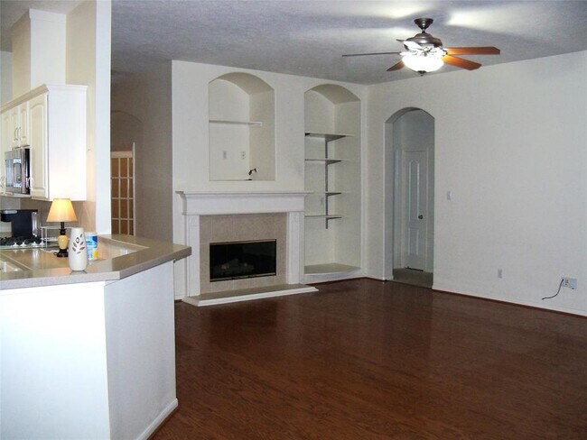 Building Photo - 6105 Jordan Dr