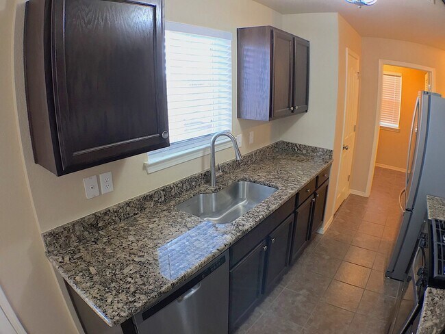 Building Photo - Northeast El Paso 4 Bed Refrig A/C