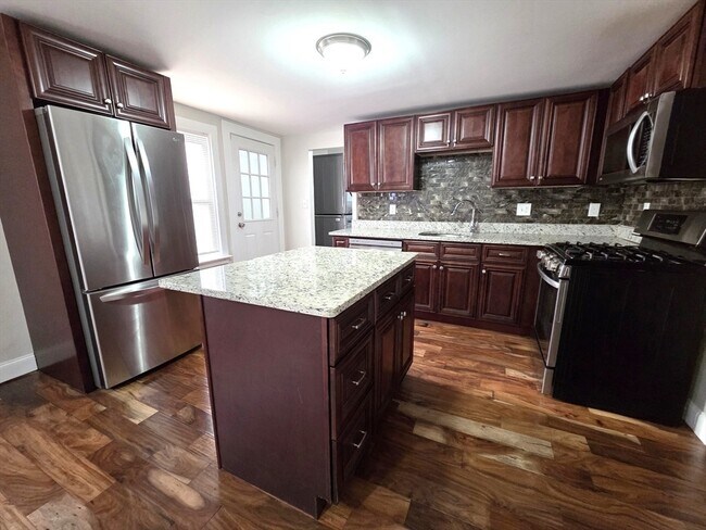 Building Photo - 71 Pratt St