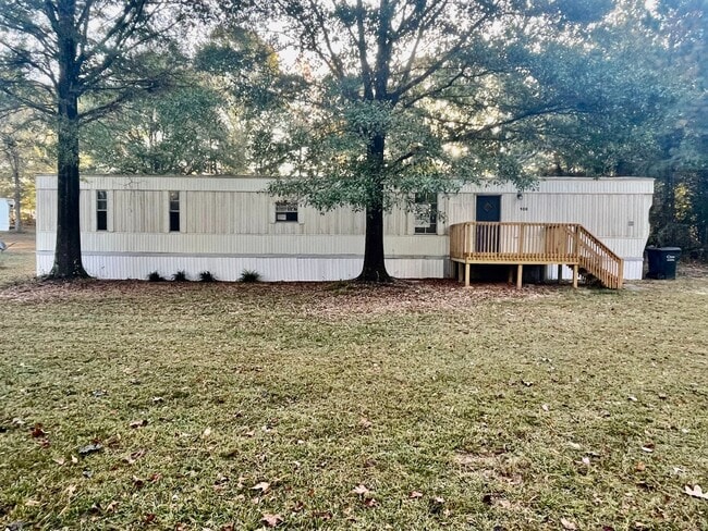Building Photo - Adorable 2 bedroom 2 bath Trailer Home loc...