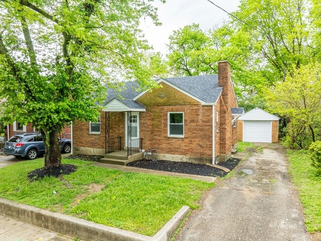 Building Photo - Charming 2-Bedroom Home in Dayton's Belmont Neighborhood