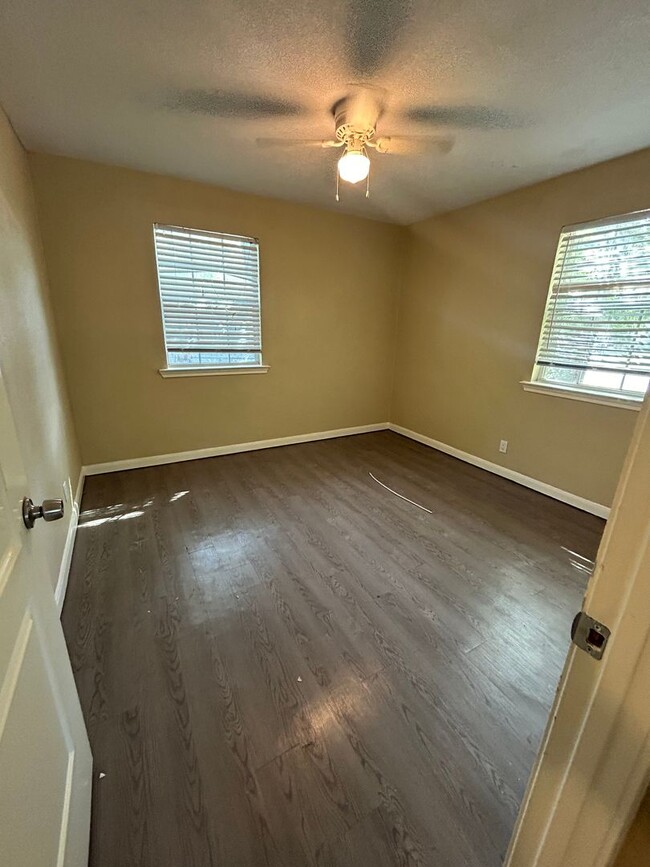 Building Photo - Make yourself at home!