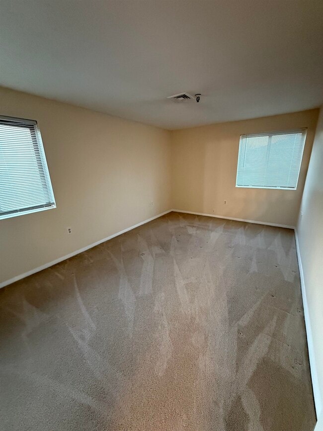 Building Photo - 425 Abbott Farm Ln