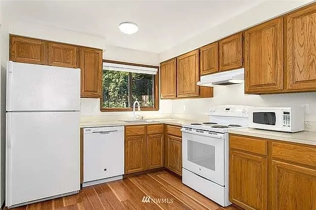 Building Photo - 2525 NE 95th St