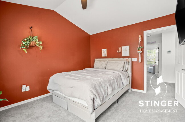 Building Photo - 536 Candida Dr