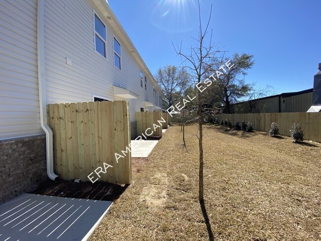 Building Photo - 1005 Grace Ln
