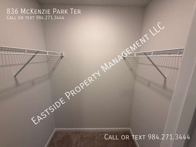 Building Photo - 836 McKenzie Pk Ter