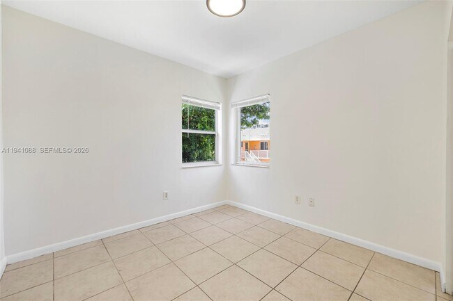 Building Photo - 575 NE 82nd St