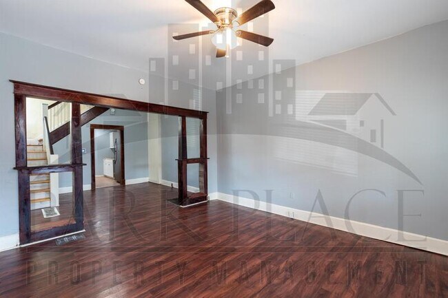 Building Photo - 734 E Morris St