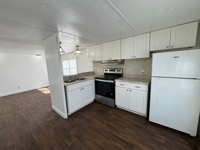 Building Photo - 2 Bedroom / 1 Bath Single wide for Rent – Irvin St, Live Oak, FL