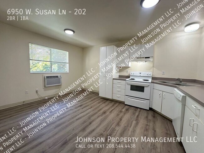 Building Photo - 6950 W Susan Ln