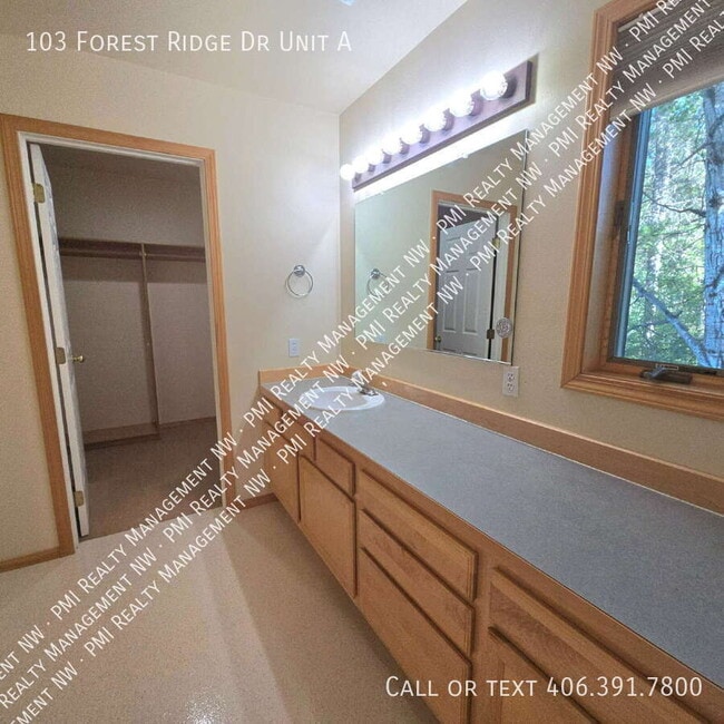Building Photo - 103 Forest Ridge Dr