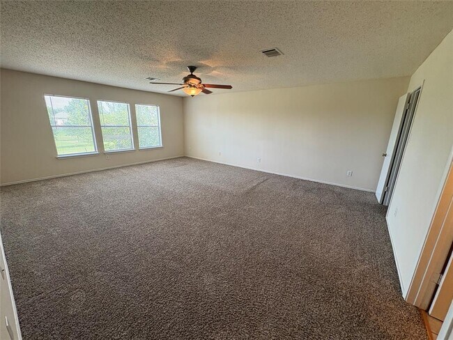 Building Photo - 1367 Lakeside Loop