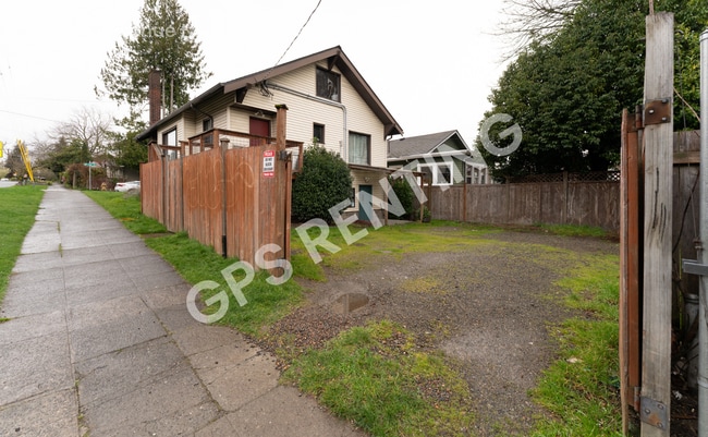 Building Photo - 5302 9th Ave NE