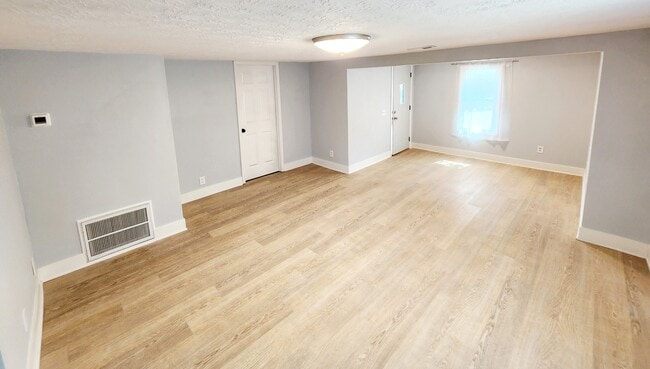 Building Photo - 213 Starlight Dr