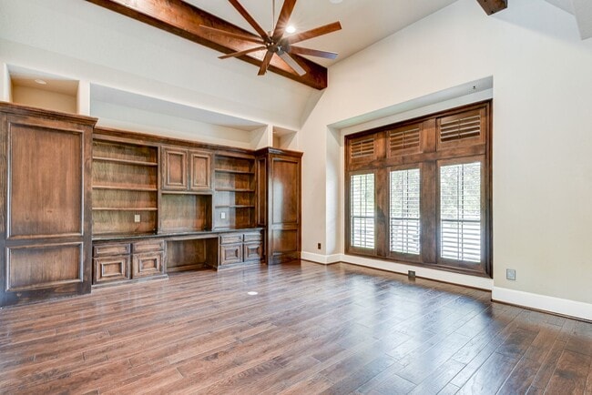 Building Photo - Exquisite 6000+ Sq Ft Home in Hidden Falls...