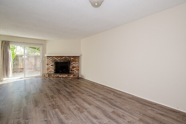 Building Photo - 1034 Shoal Dr