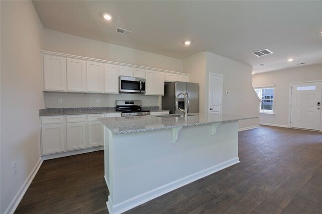 Building Photo - 111 Pendleton Place Way