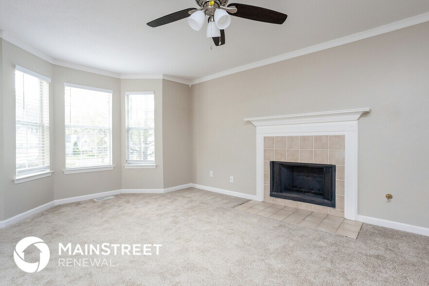 Building Photo - 6411 Hillview Ln
