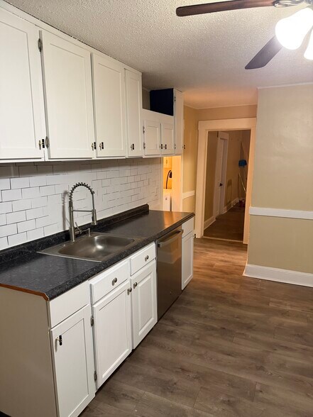 Building Photo - 122 Clark St