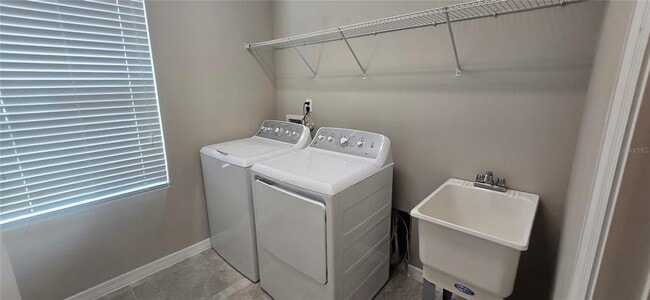 Building Photo - 7564 Bishop Square Dr