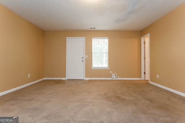 Building Photo - 1488 Buckingham Pl