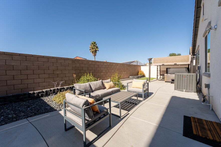 Building Photo - 14623 Gulfstream Ln