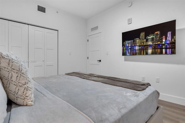 Building Photo - 3728 NW 19th Ave