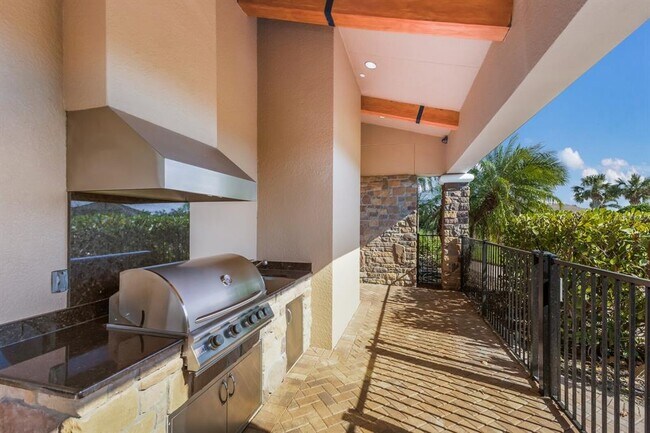 Building Photo - 8720 Bellussi Dr