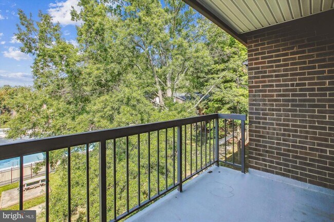 Building Photo - 9712 Kingsbridge Dr