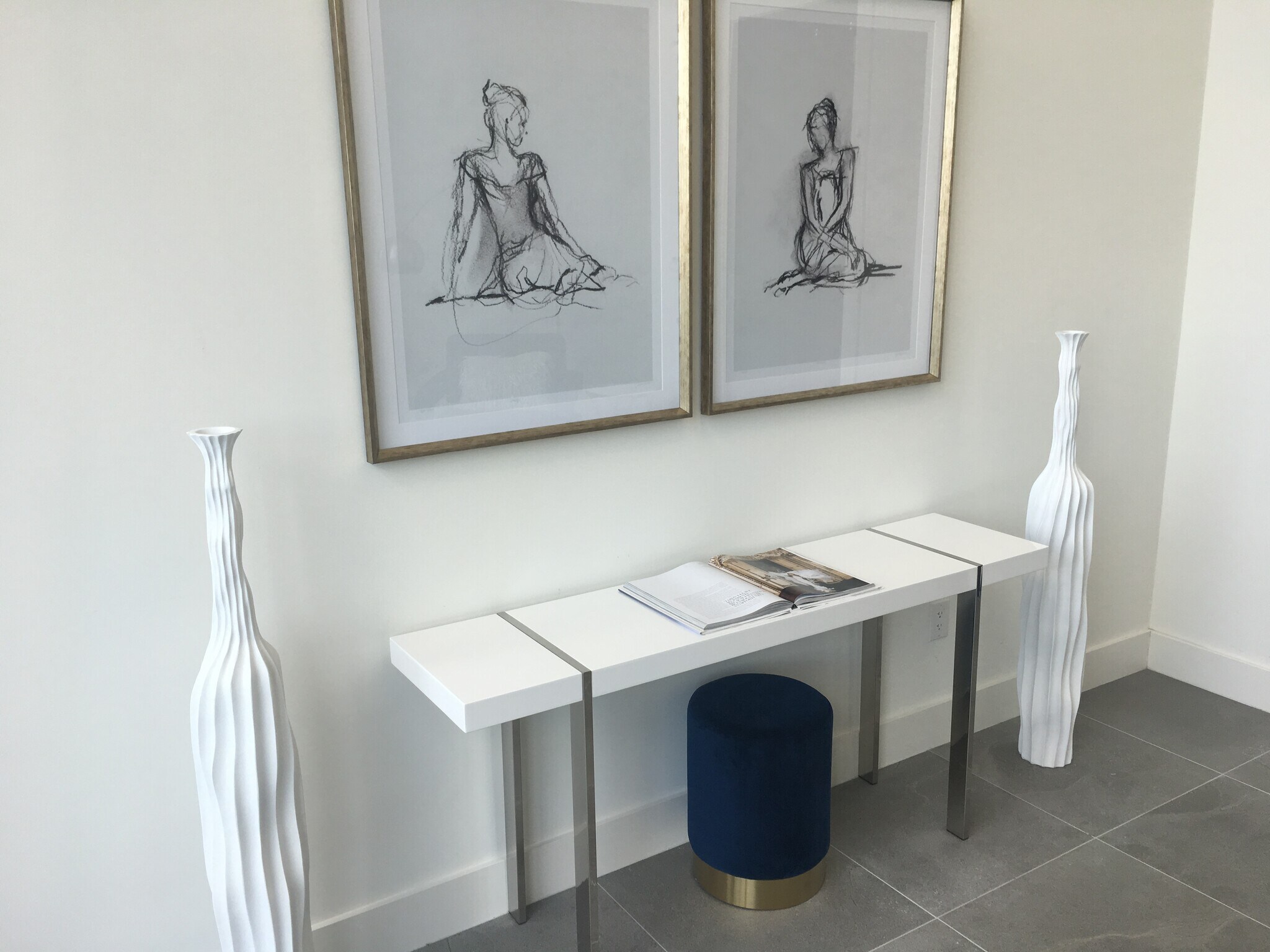 Common area lobby - 3923 Cole Ave