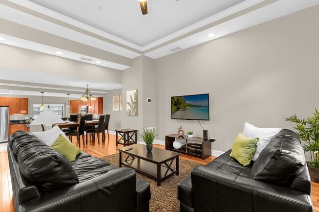 Building Photo - 14590 Damai Ln