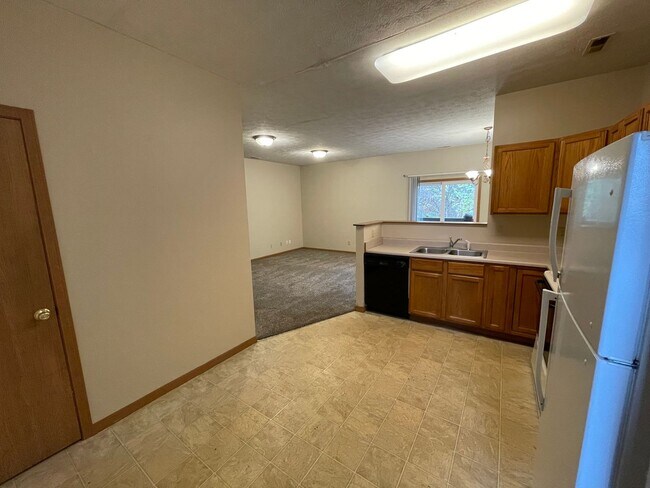 Primary Photo - 3 Bedroom 3.5 Bath Townhouse