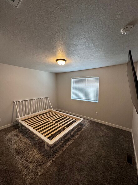Building Photo - 15073 S Wild Horse Way