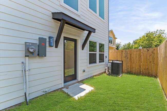 Building Photo - 4104 Alice St