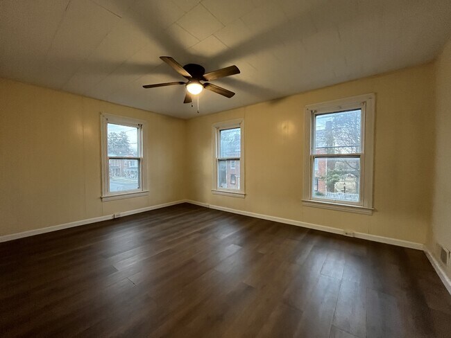 Building Photo - 314 Main St