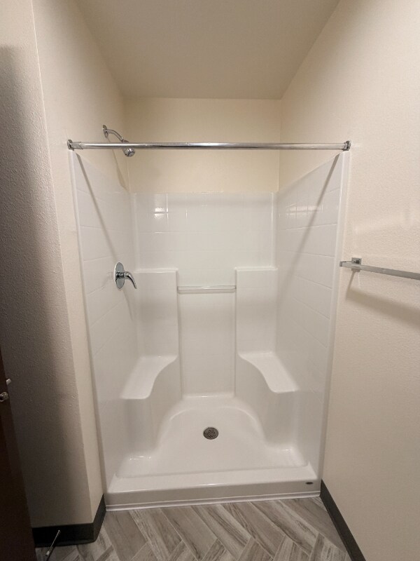 Building Photo - 580 8th Ave NE