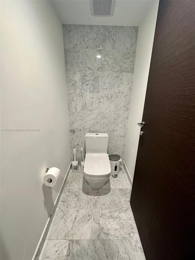 Building Photo - 1000 Brickell Plaza