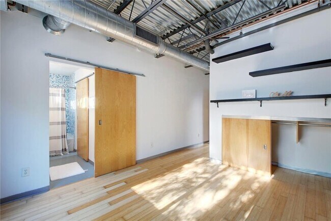 Building Photo - 4801 S Congress Ave